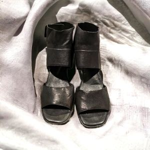 Eileen Fisher Arts Ankle Cuff Heels Sandals Shoes sz 8.5